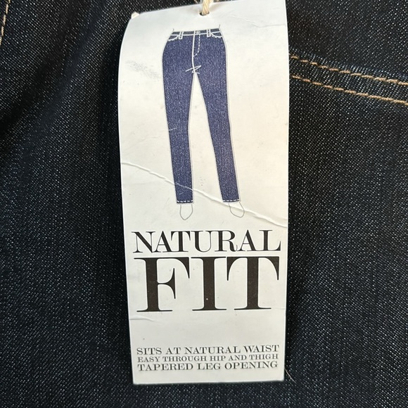 NWT Style & Co. Dark Wash Natural Fit Jeans (Sits at Natural Waist) Size 6 Short - Picture 5 of 15